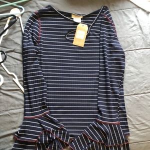 Tru Luxe Bellbottom Sleeve Navy shirt